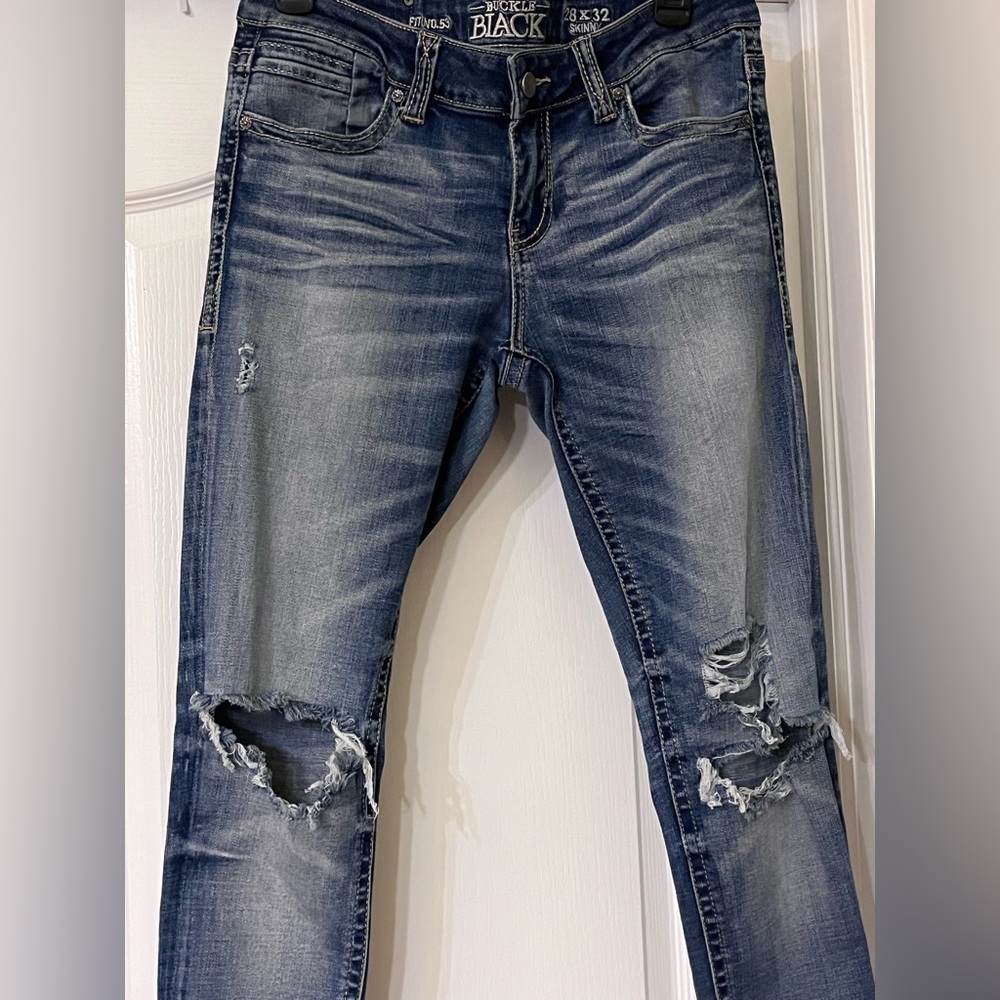 Buckle Black Fit No.53 Women’s 28x32 Skinny Ripped Distressed Jeans - Picture 2 of 8